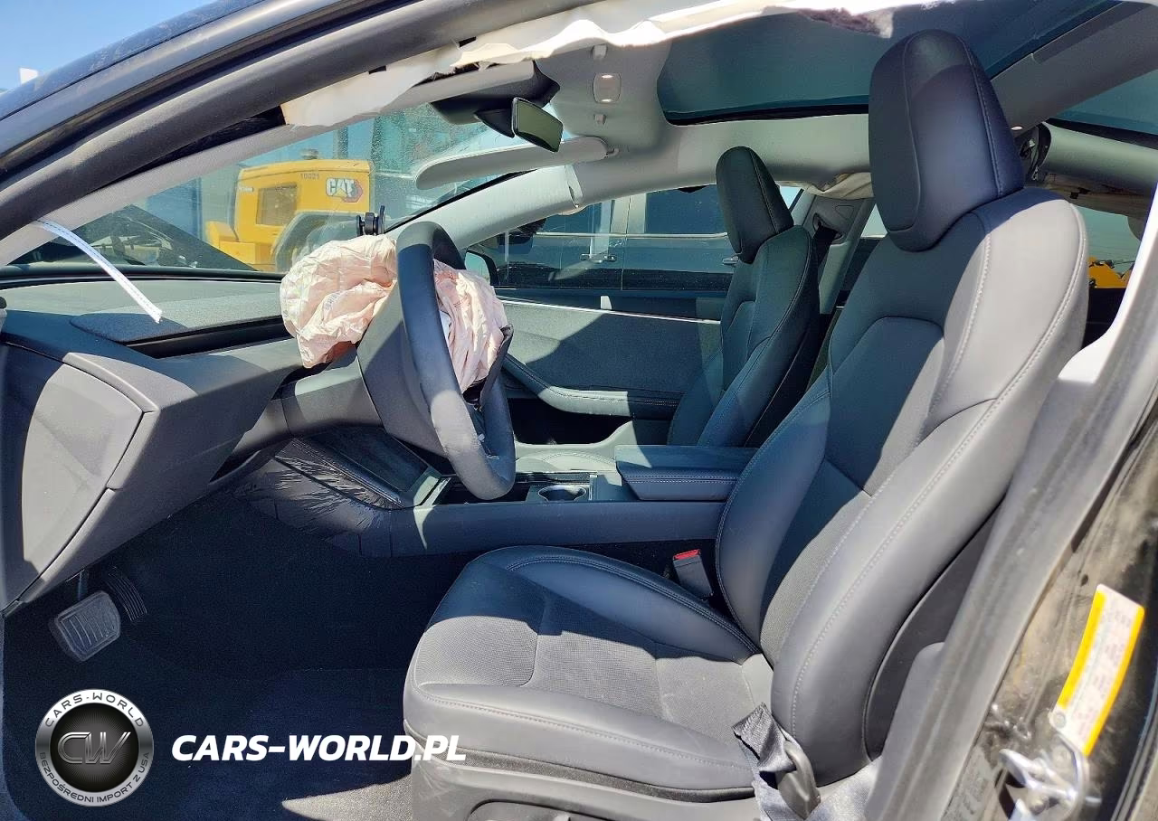 2025 Tesla Model 3 VIN:5YJ3E1EA0SF981117 - 7
