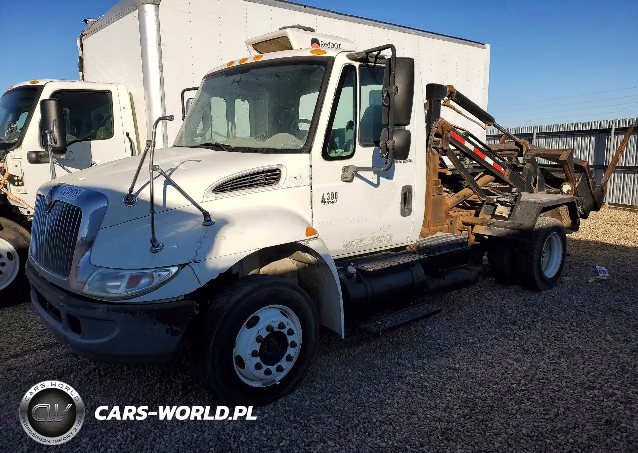 2004 International 4300 Tow Truck