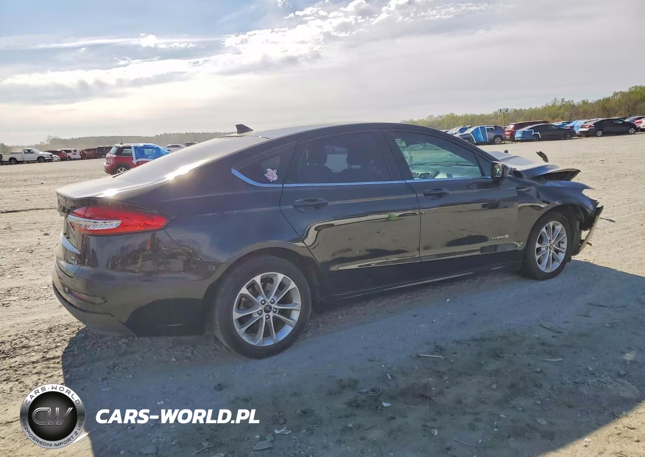 2019 Ford Fusion Se VIN:3FA6P0LU2KR204151 - 3