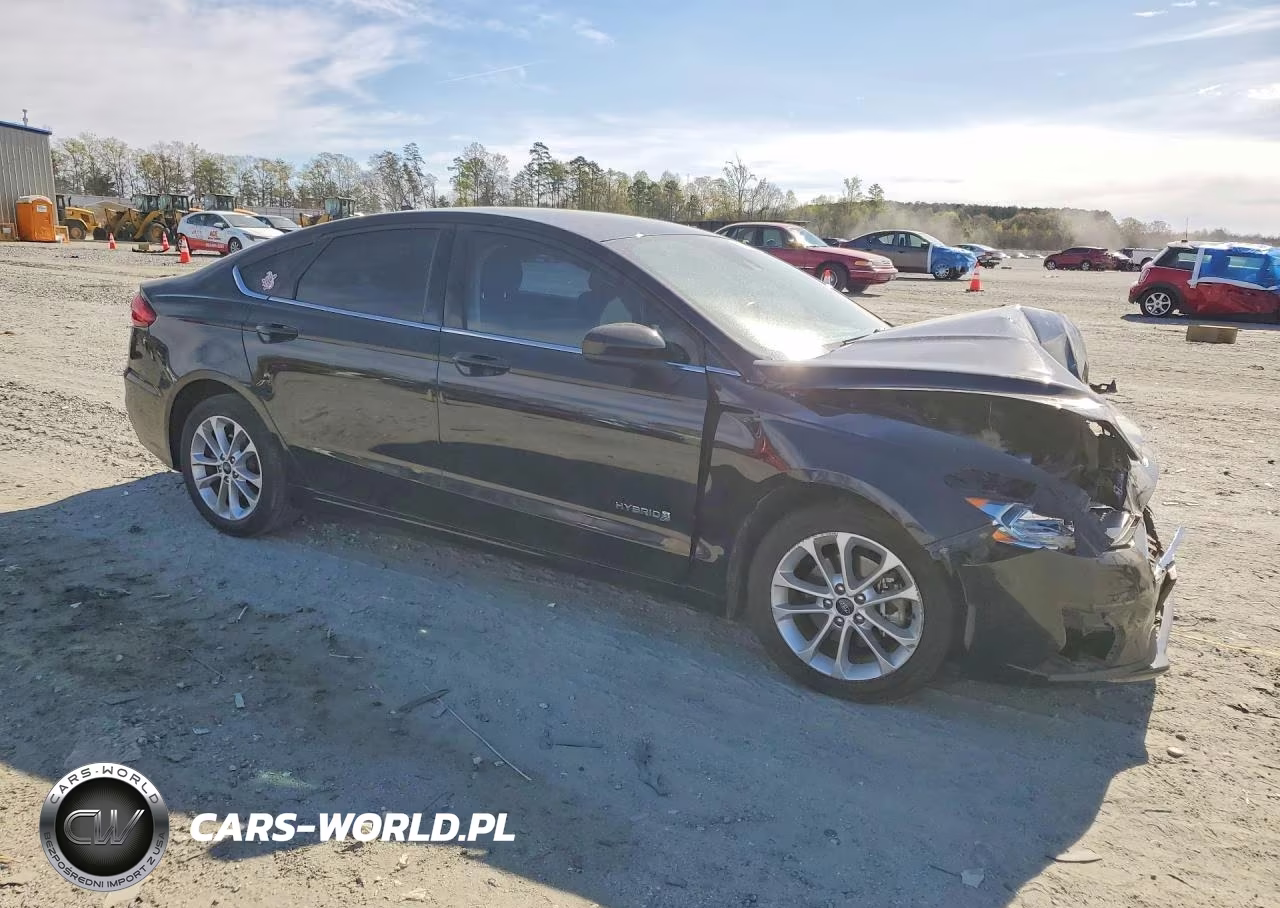 2019 Ford Fusion Se VIN:3FA6P0LU2KR204151 - 4