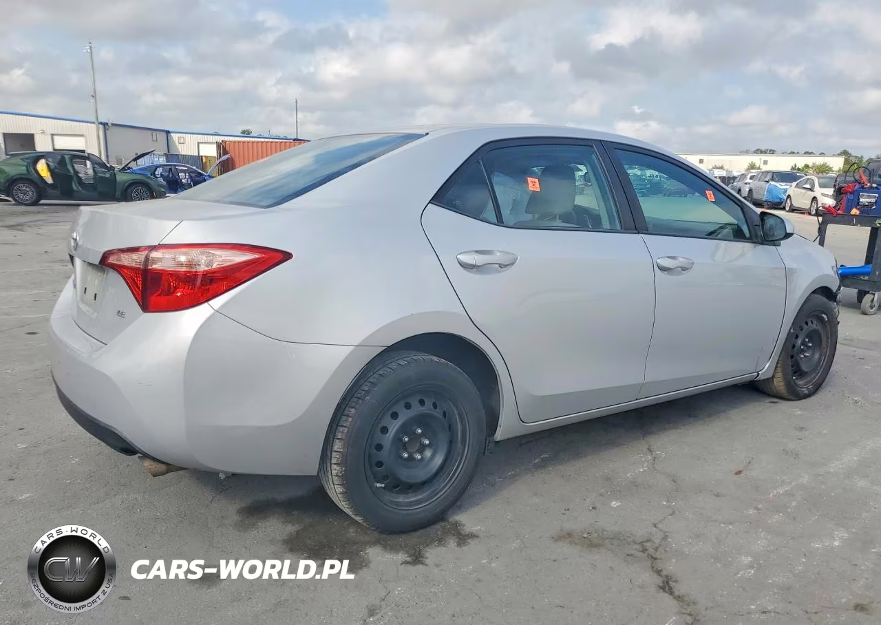 2019 Toyota Corolla Le VIN:2T1BURHE0KC233516 - 3