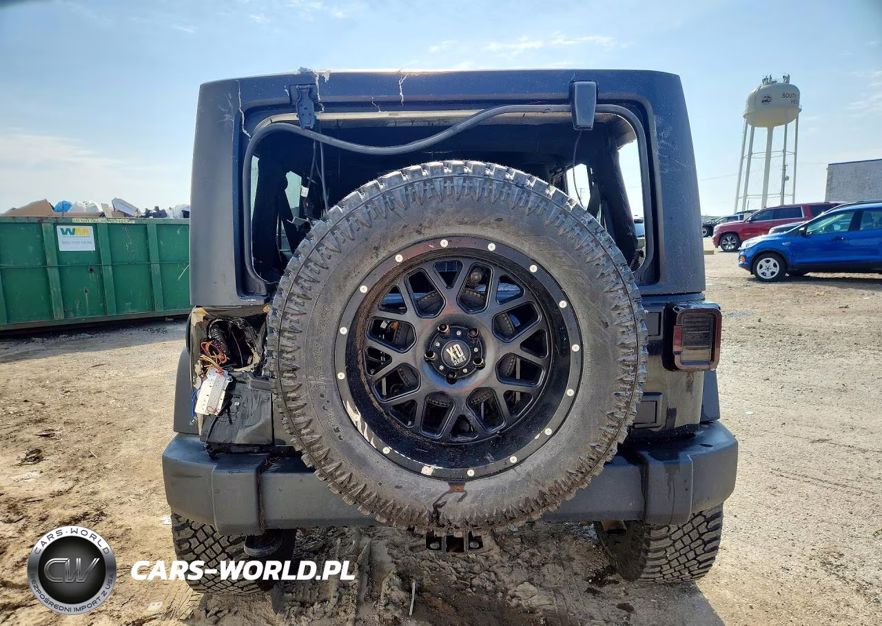 2015 Jeep Wrangler Unlimited Sport VIN:1C4BJWDG2FL613311 - 6