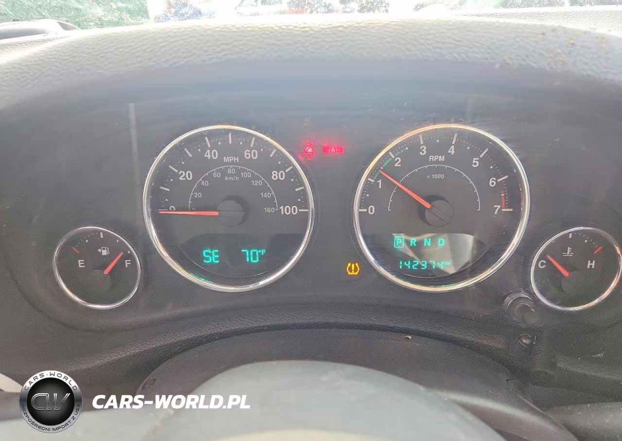 2015 Jeep Wrangler Unlimited Sport VIN:1C4BJWDG2FL613311 - 9