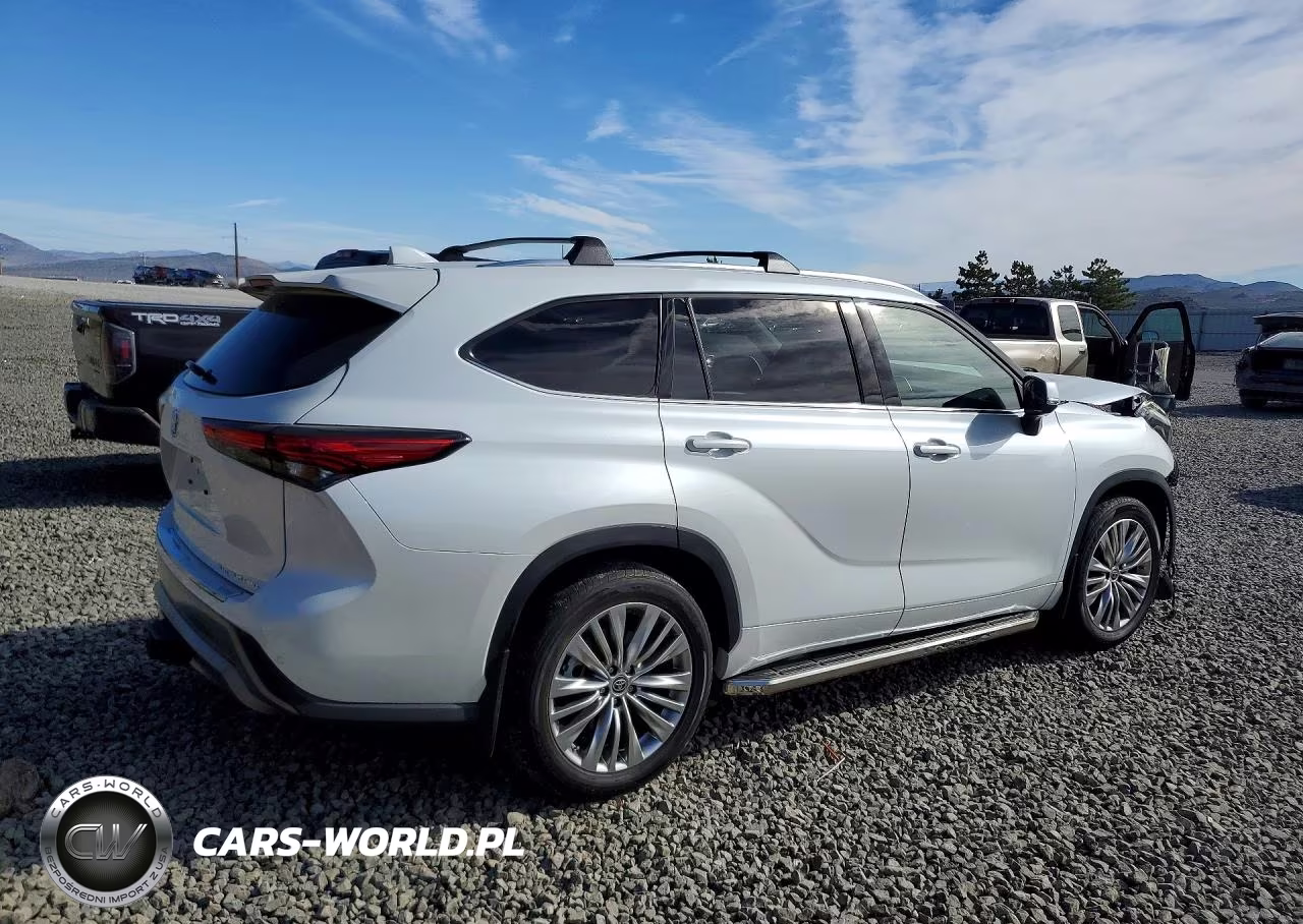 2022 Toyota Highlander Platinum VIN:5TDFZRBH9NS228879 - 3