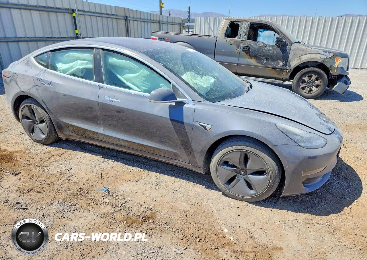 2018 Tesla Model 3 VIN:5YJ3E1EA8JF123862 - 4