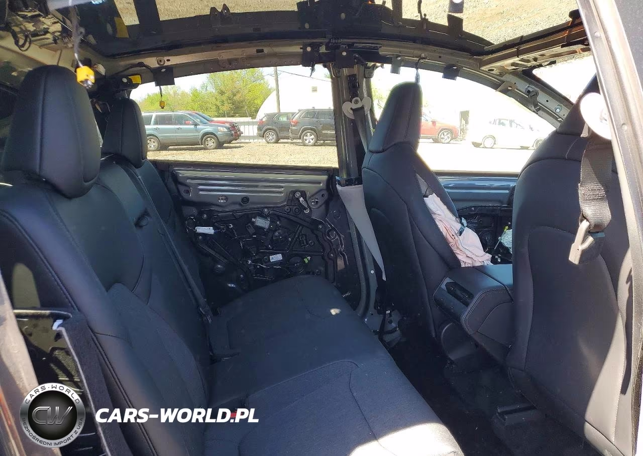 2026 Tesla Model Y VIN:7SAYGDED2TA590953 - 11
