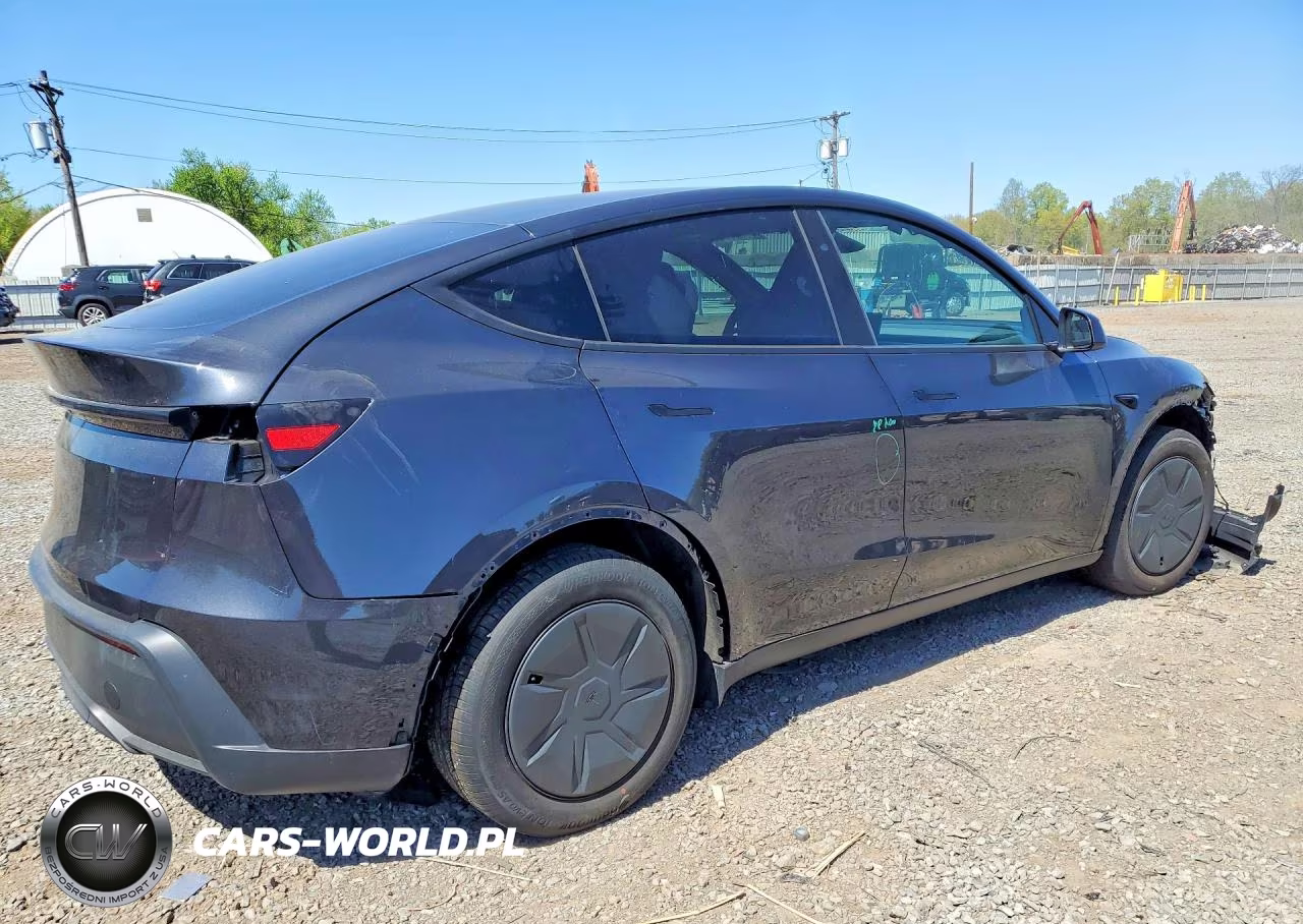 2026 Tesla Model Y VIN:7SAYGDED2TA590953 - 3
