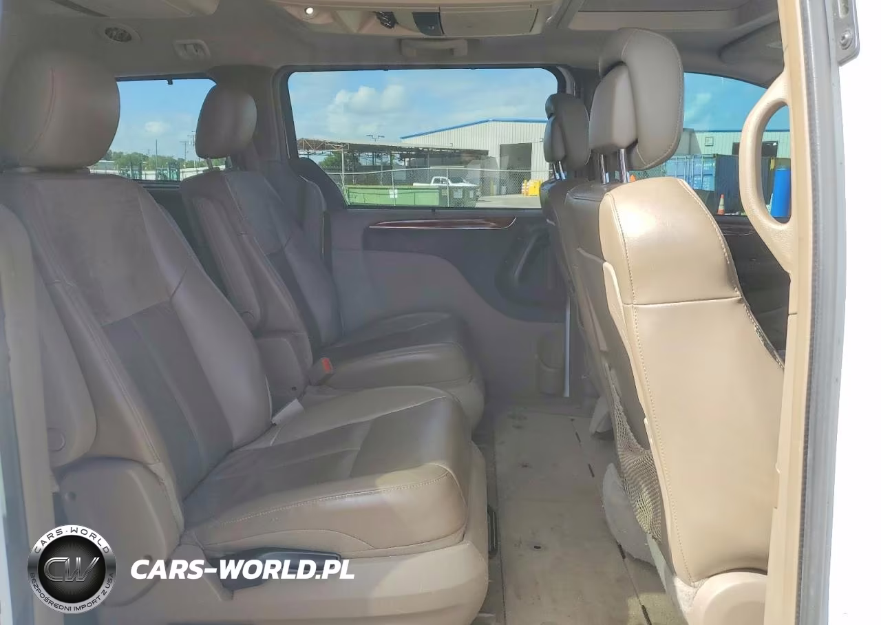 2016 Chrysler Town & Country Limited Platinum VIN:2C4RC1GG5GR191633 - 11
