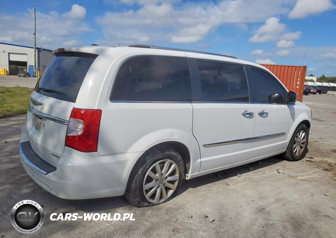 2016 Chrysler Town & Country Limited Platinum VIN:2C4RC1GG5GR191633 - 3