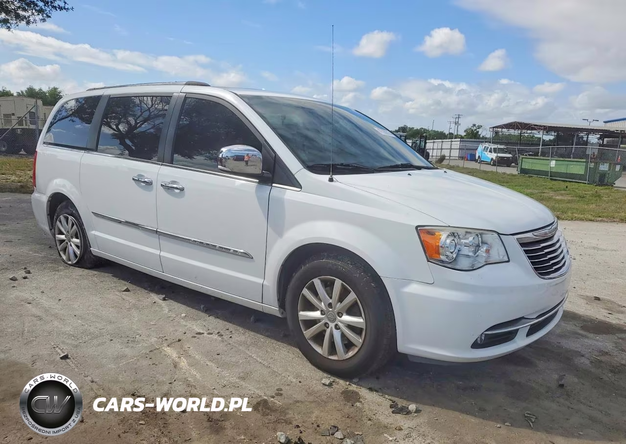 2016 Chrysler Town & Country Limited Platinum VIN:2C4RC1GG5GR191633 - 4