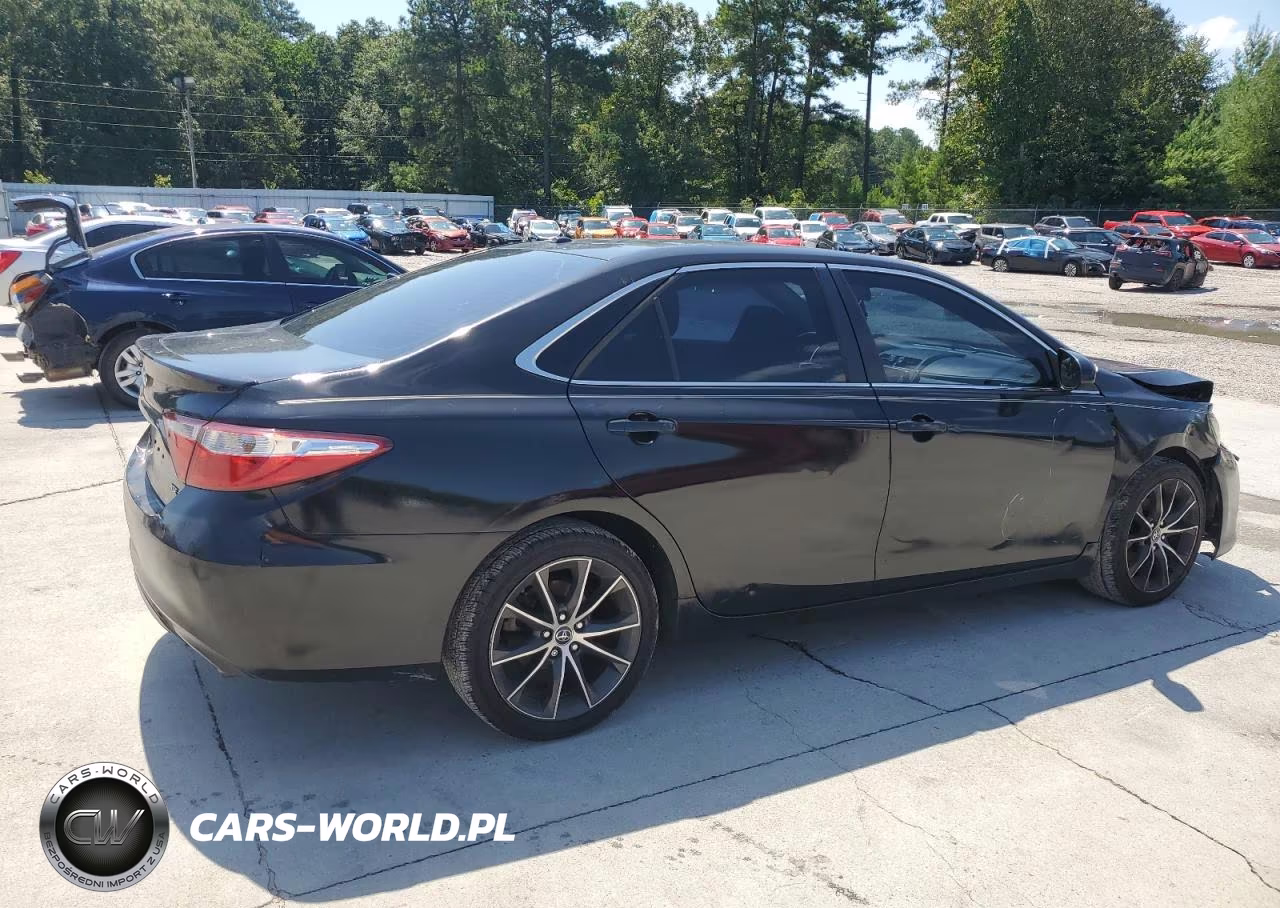 2015 Toyota Camry Le VIN:4T1BF1FK4FU074993 - 3