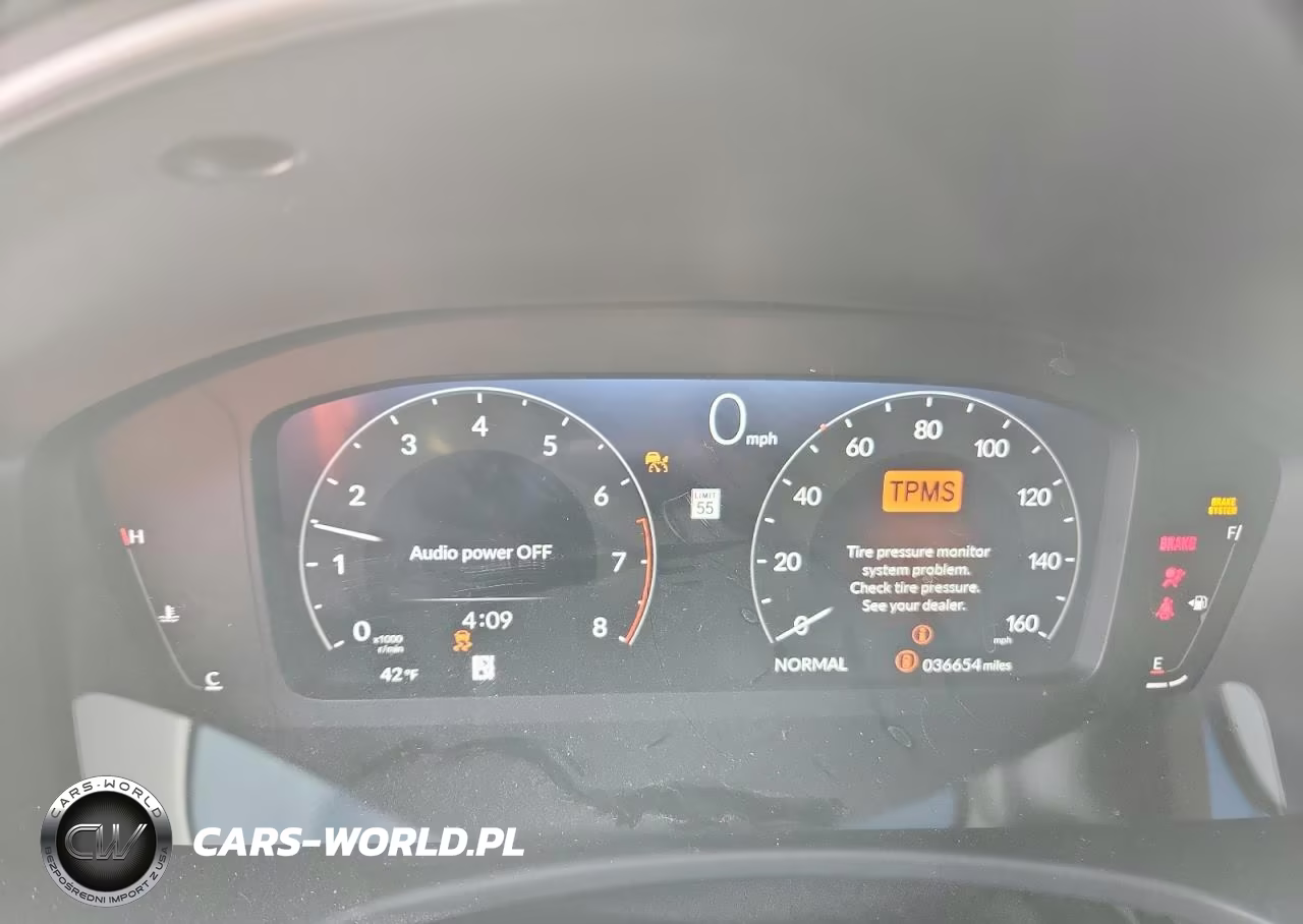 2024 Honda Civic Touring VIN:2HGFE1F90RH330934 - 9