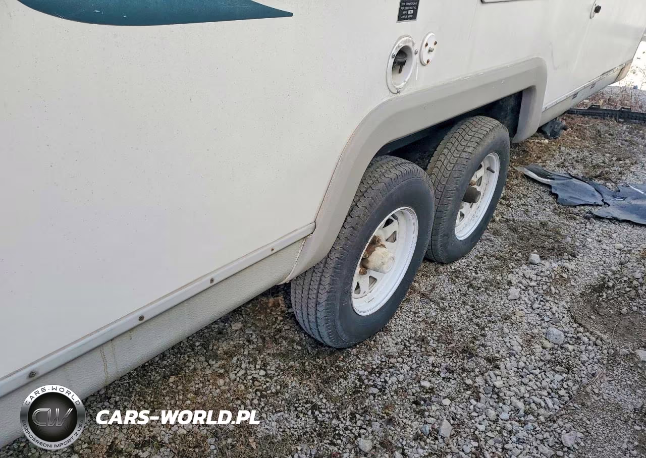 2001 R Vision Trail Lite Camper VIN:4WY200K2911075594 - 8
