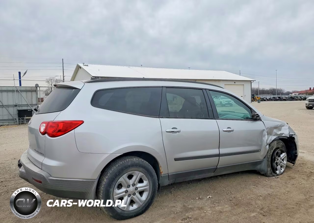 2010 Chevrolet Traverse Ls VIN:1GNLVEED9AS144165 - 3