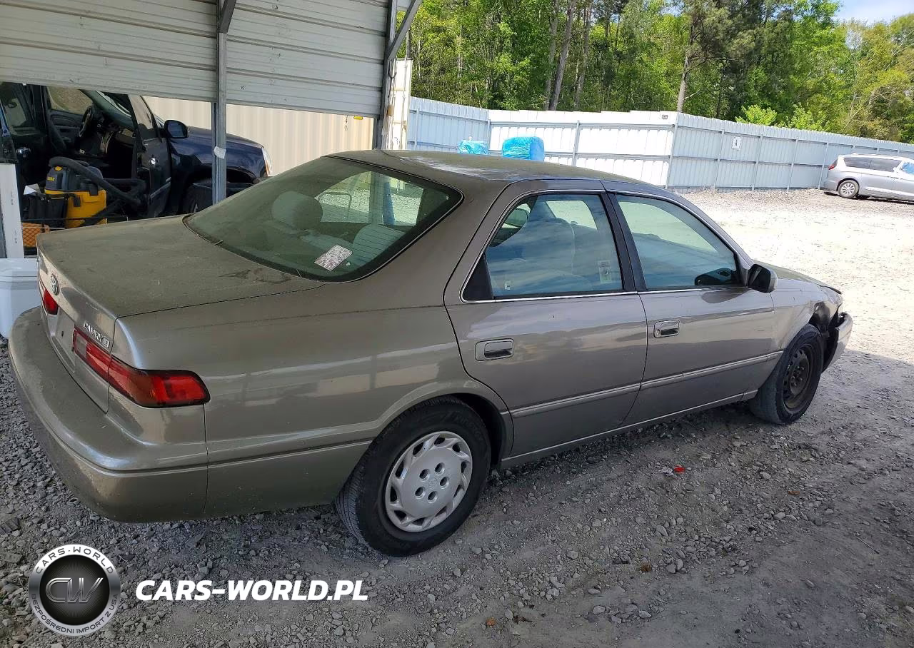 1999 Toyota Camry Le VIN:4T1BG28K1XU532166 - 3