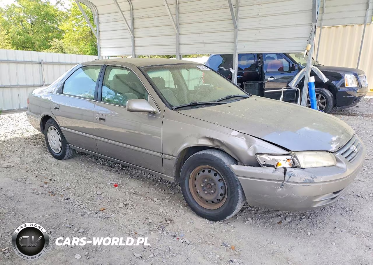 1999 Toyota Camry Le VIN:4T1BG28K1XU532166 - 4