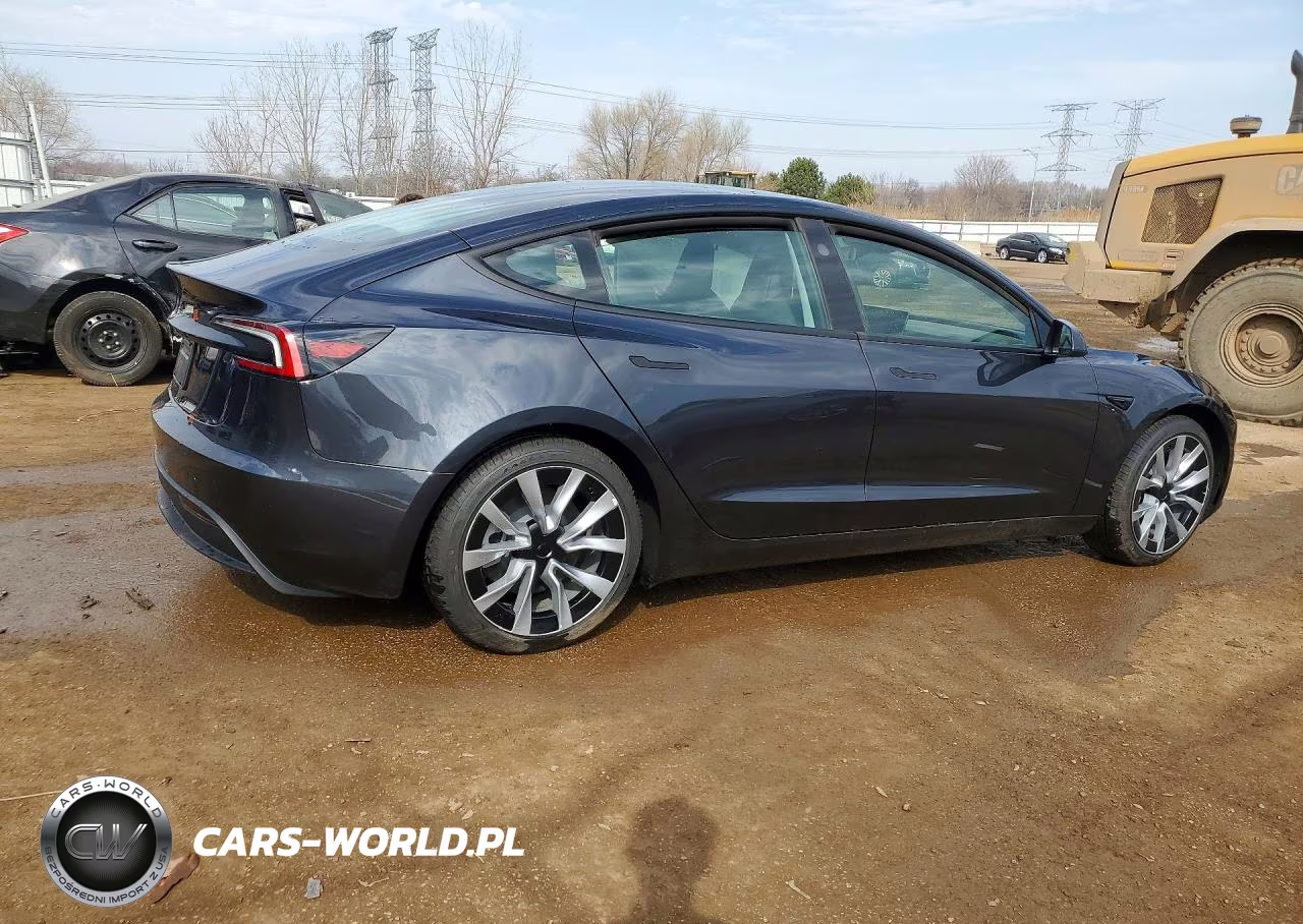 2025 Tesla Model 3 VIN:5YJ3E1EA3SF135158 - 3