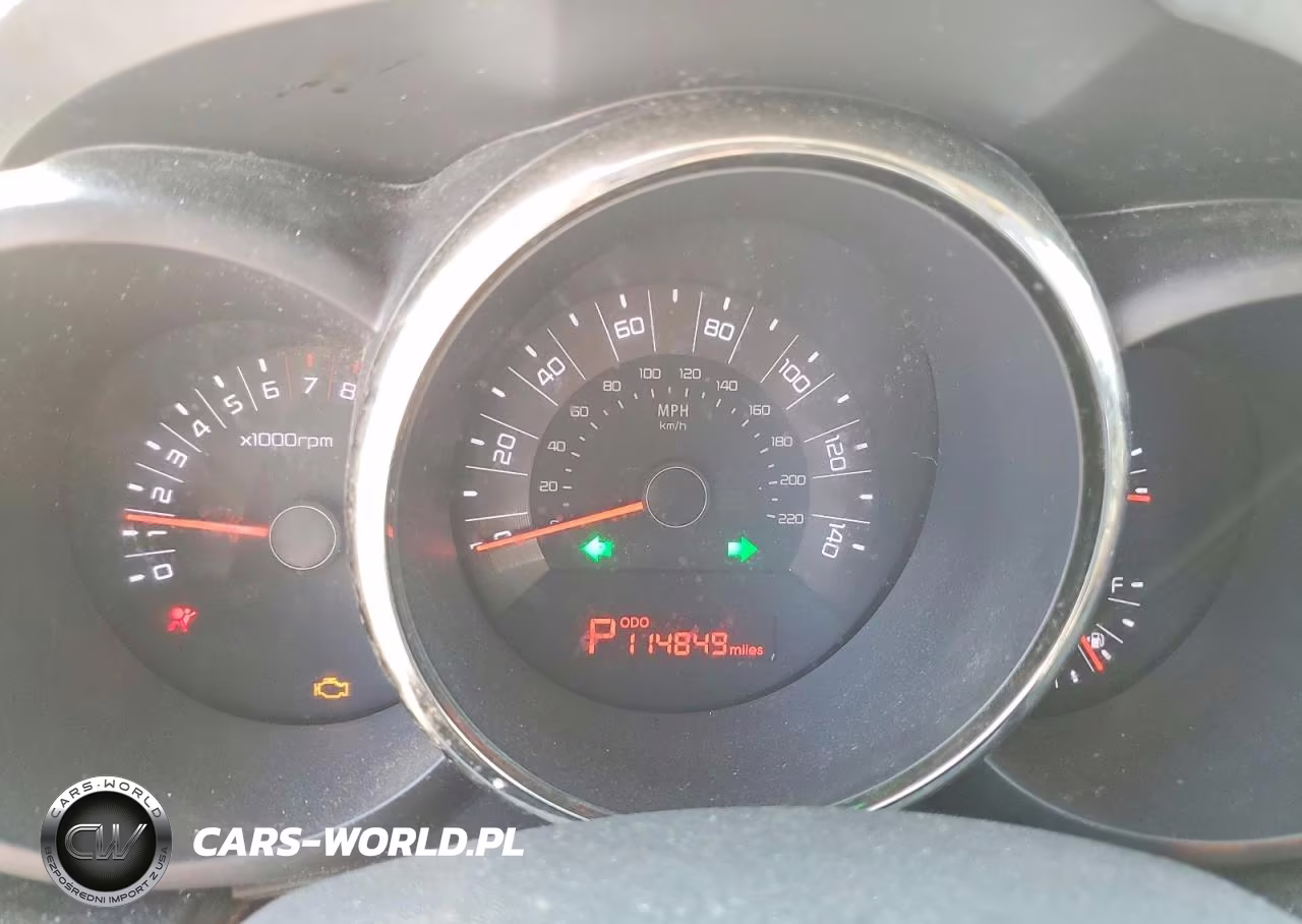 2011 Kia Soul + VIN:KNDJT2A27B7301723 - 9