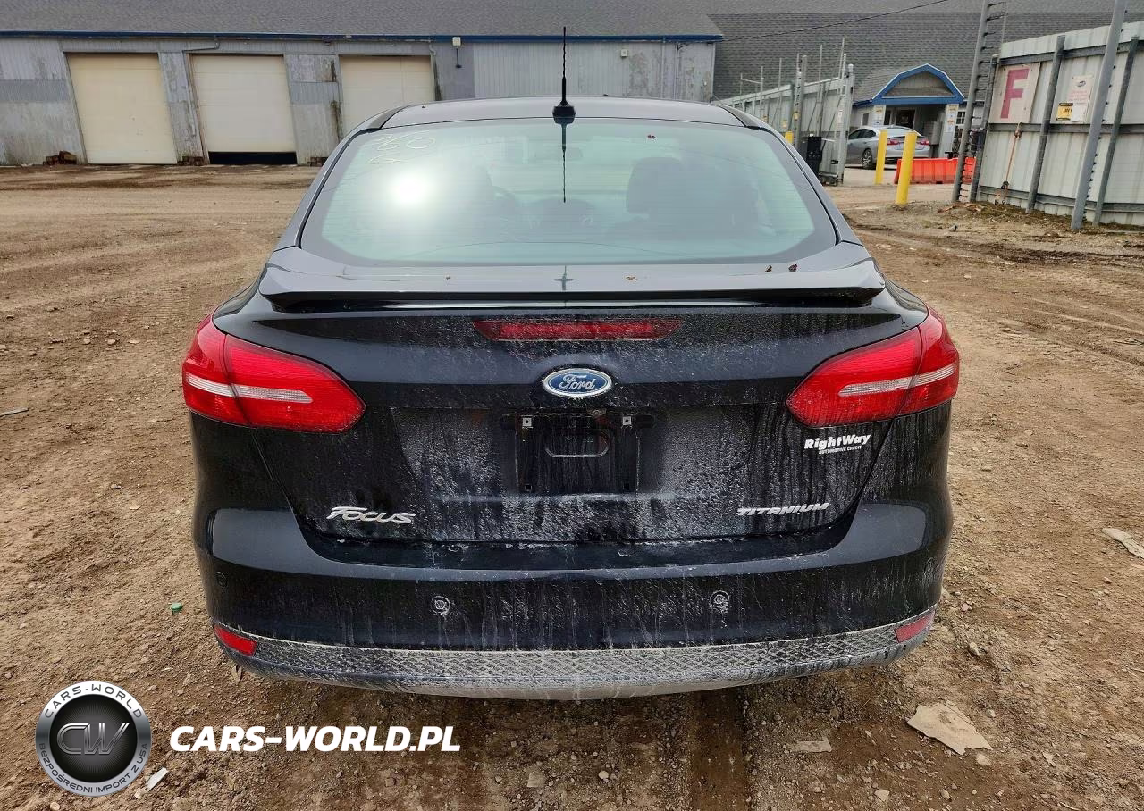 2018 Ford Focus Titanium VIN:1FADP3J2XJL252052 - 6