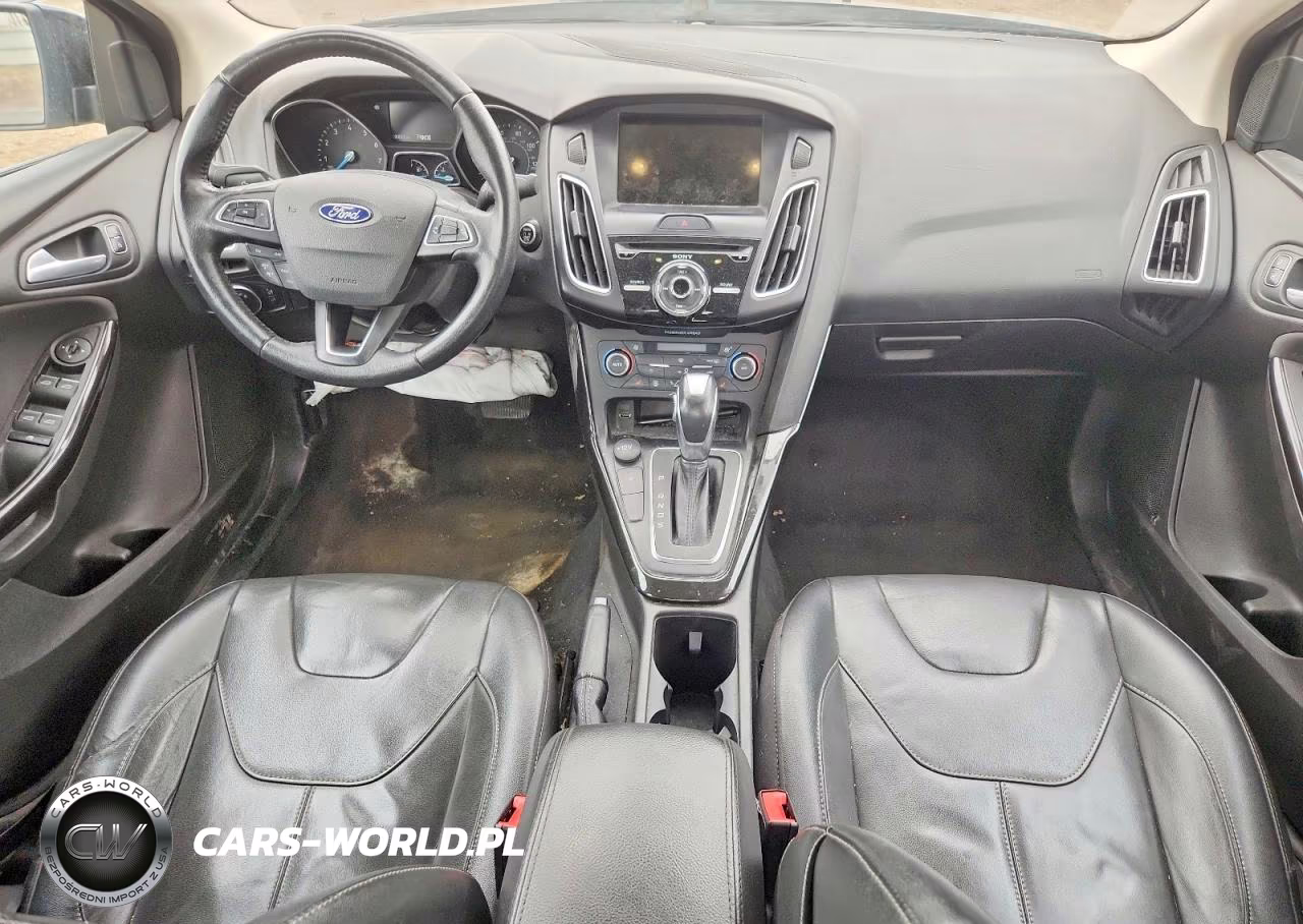 2018 Ford Focus Titanium VIN:1FADP3J2XJL252052 - 8