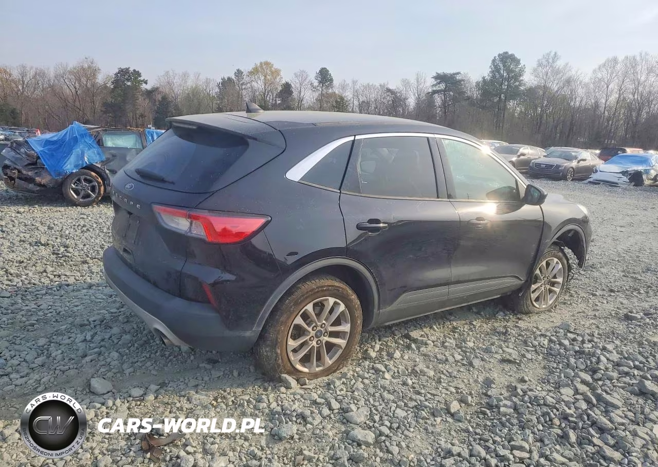 2021 Ford Escape Se VIN:1FMCU0G64MUA33735 - 3