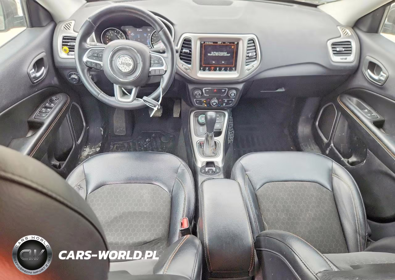 2018 Jeep Compass Latitude VIN:3C4NJDBB7JT104188 - 8