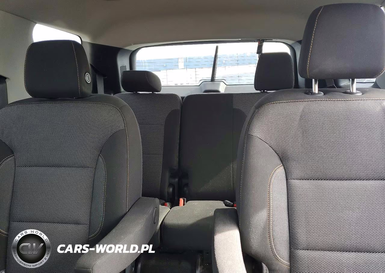 2018 Chevrolet Traverse Lt VIN:1GNEVGKWXJJ175389 - 10