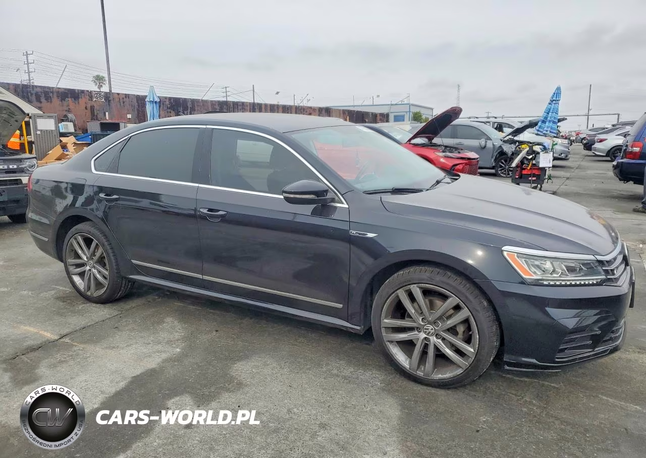 2017 Volkswagen Passat R-Line VIN:1VWDT7A32HC056121 - 4