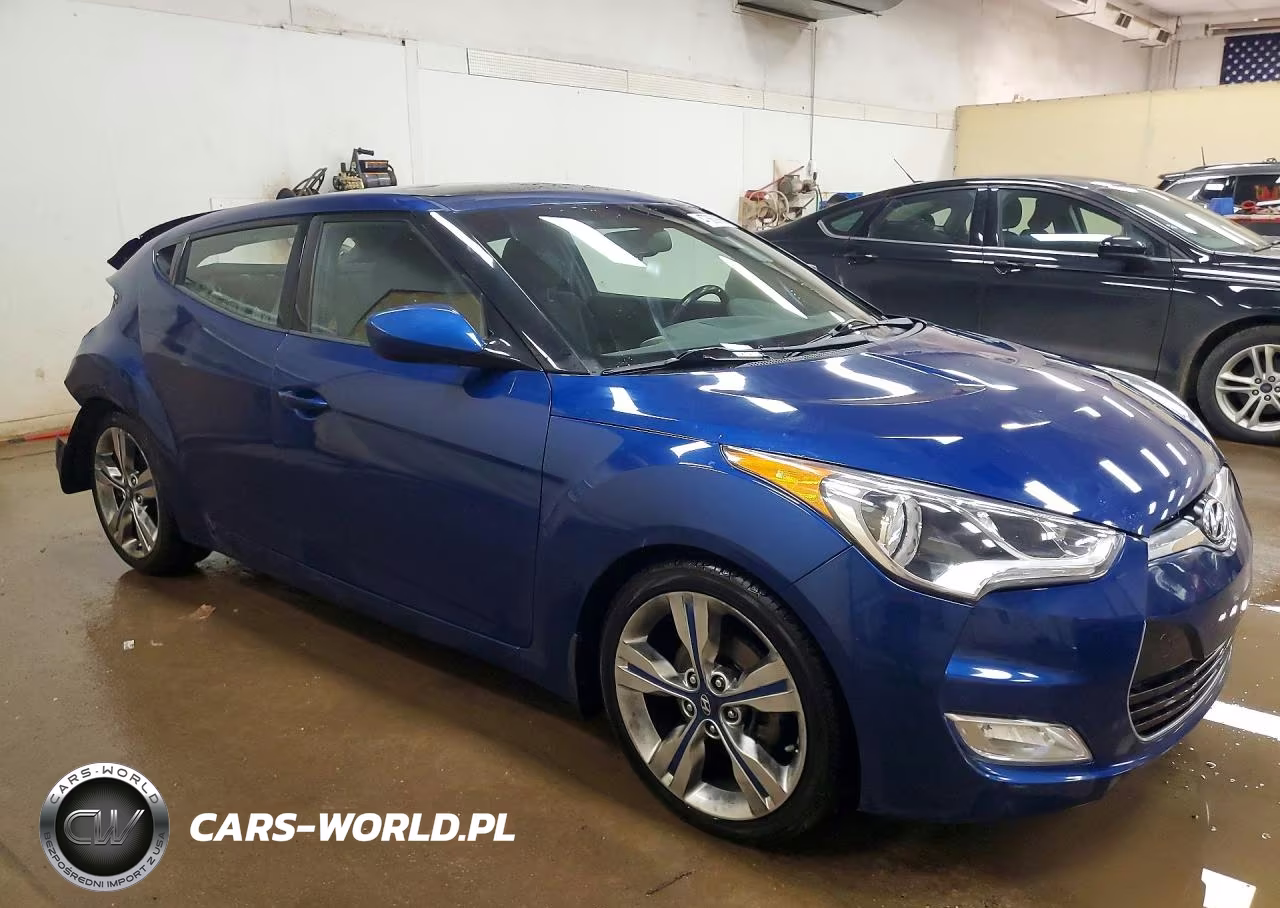 2017 Hyundai Veloster Value Edition VIN:KMHTC6AD1HU322655 - 4