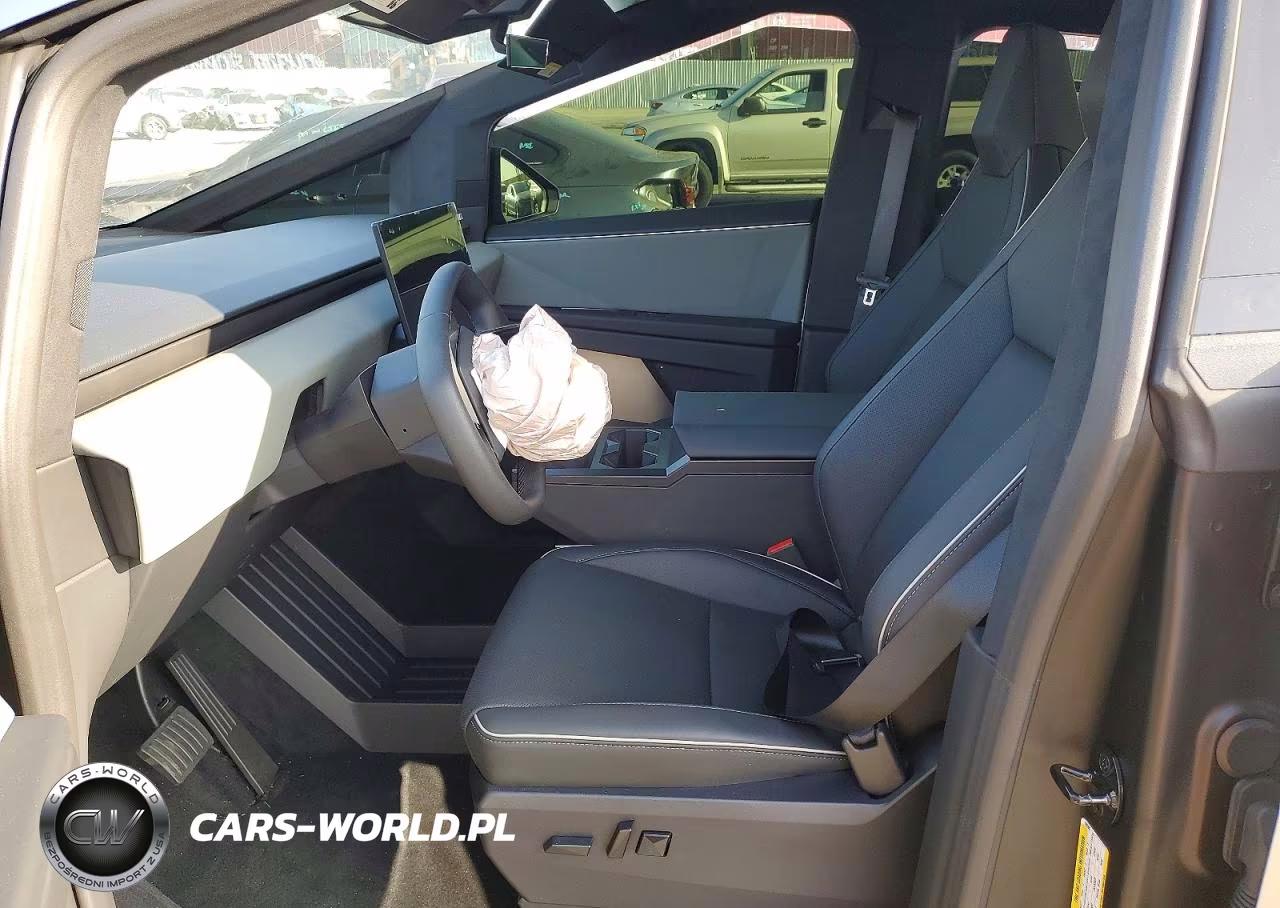 2026 Tesla Cybertruck VIN:7G2CEHED0TA090386 - 7