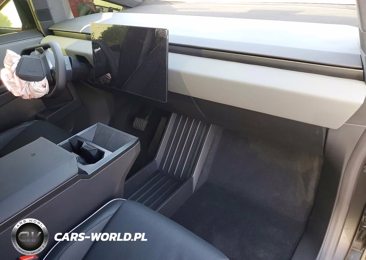 2026 Tesla Cybertruck VIN:7G2CEHED0TA090386 - 8