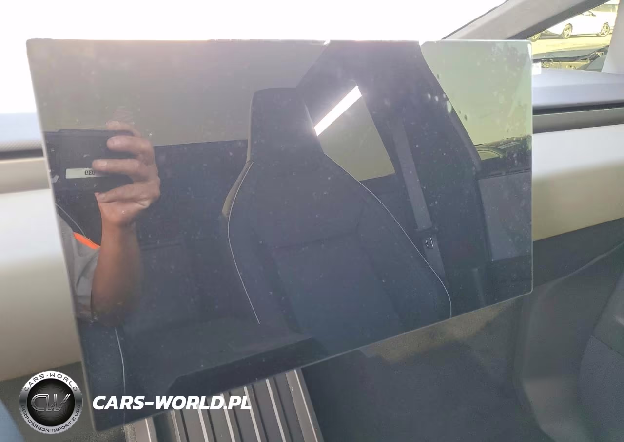 2026 Tesla Cybertruck VIN:7G2CEHED0TA090386 - 9