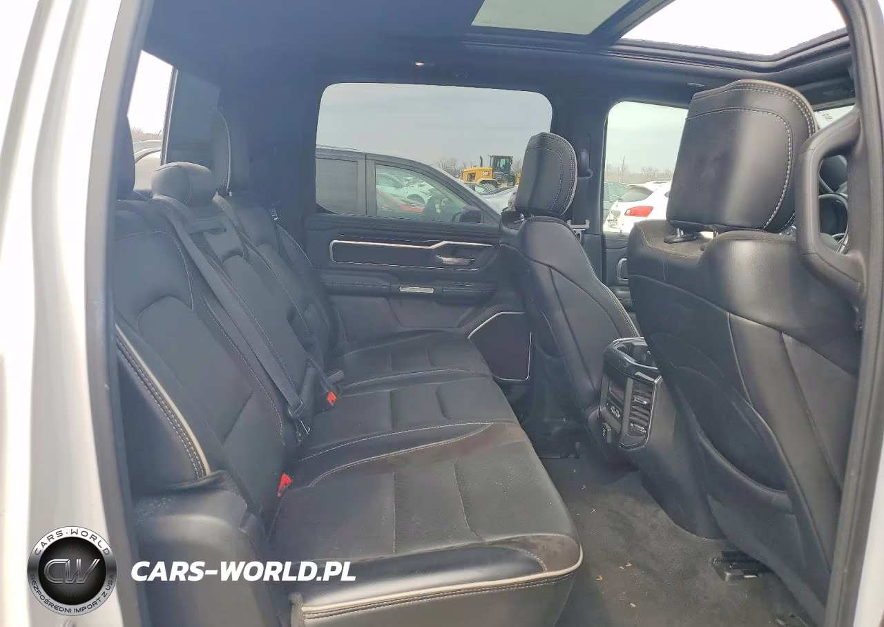 2019 Ram 1500 Laramie VIN:1C6SRFJT8KN774861 - 10