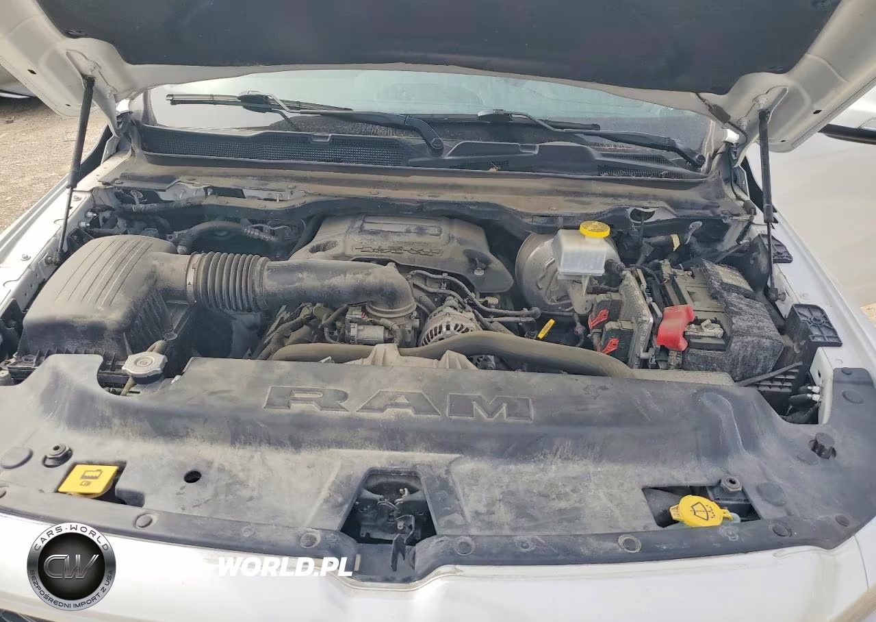 2019 Ram 1500 Laramie VIN:1C6SRFJT8KN774861 - 11