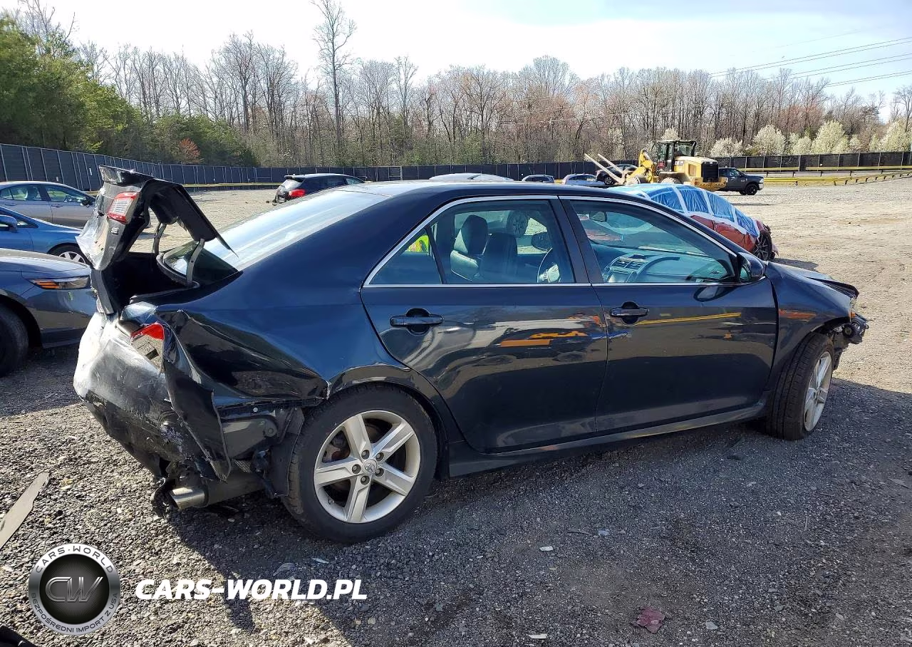 2014 Toyota Camry Se VIN:4T1BF1FK8EU336884 - 3