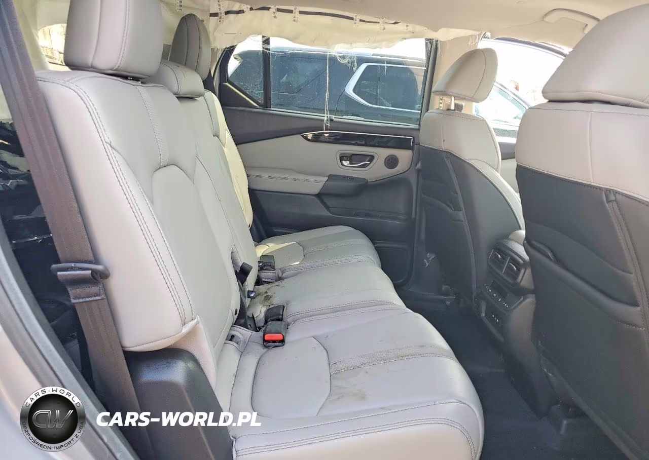 2025 Honda Pilot Touring VIN:5FNYG1H77SB113986 - 11
