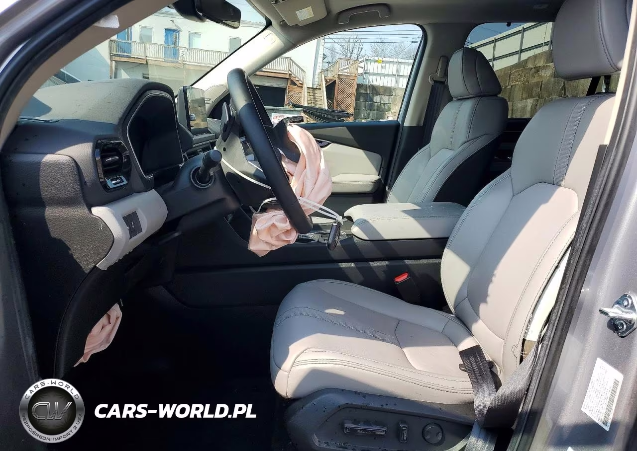 2025 Honda Pilot Touring VIN:5FNYG1H77SB113986 - 7