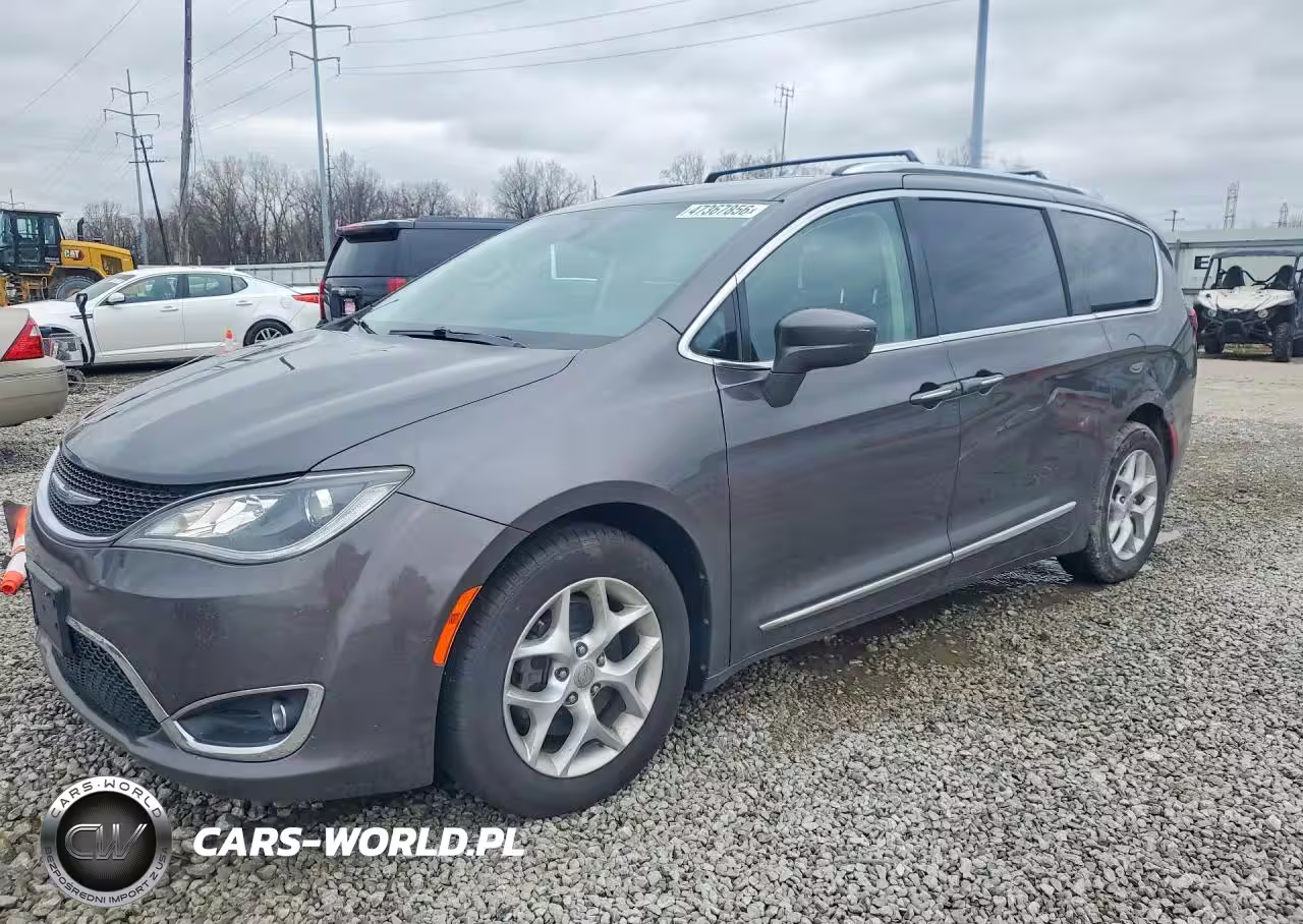 2017 Chrysler Pacifica Touring L Plus