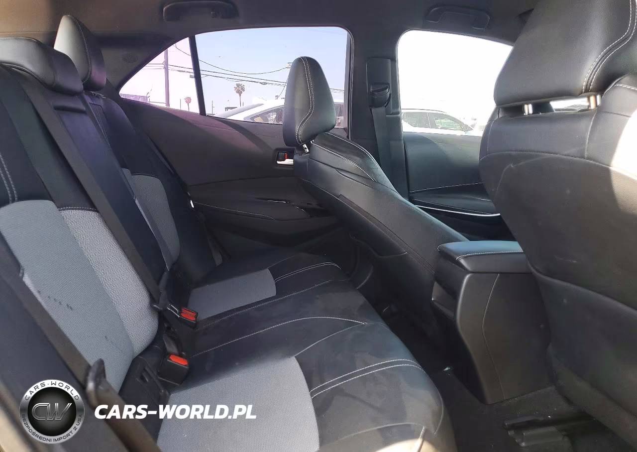 2021 Toyota Corolla Hatchback Xse VIN:JTNA4MBE9M3106018 - 10