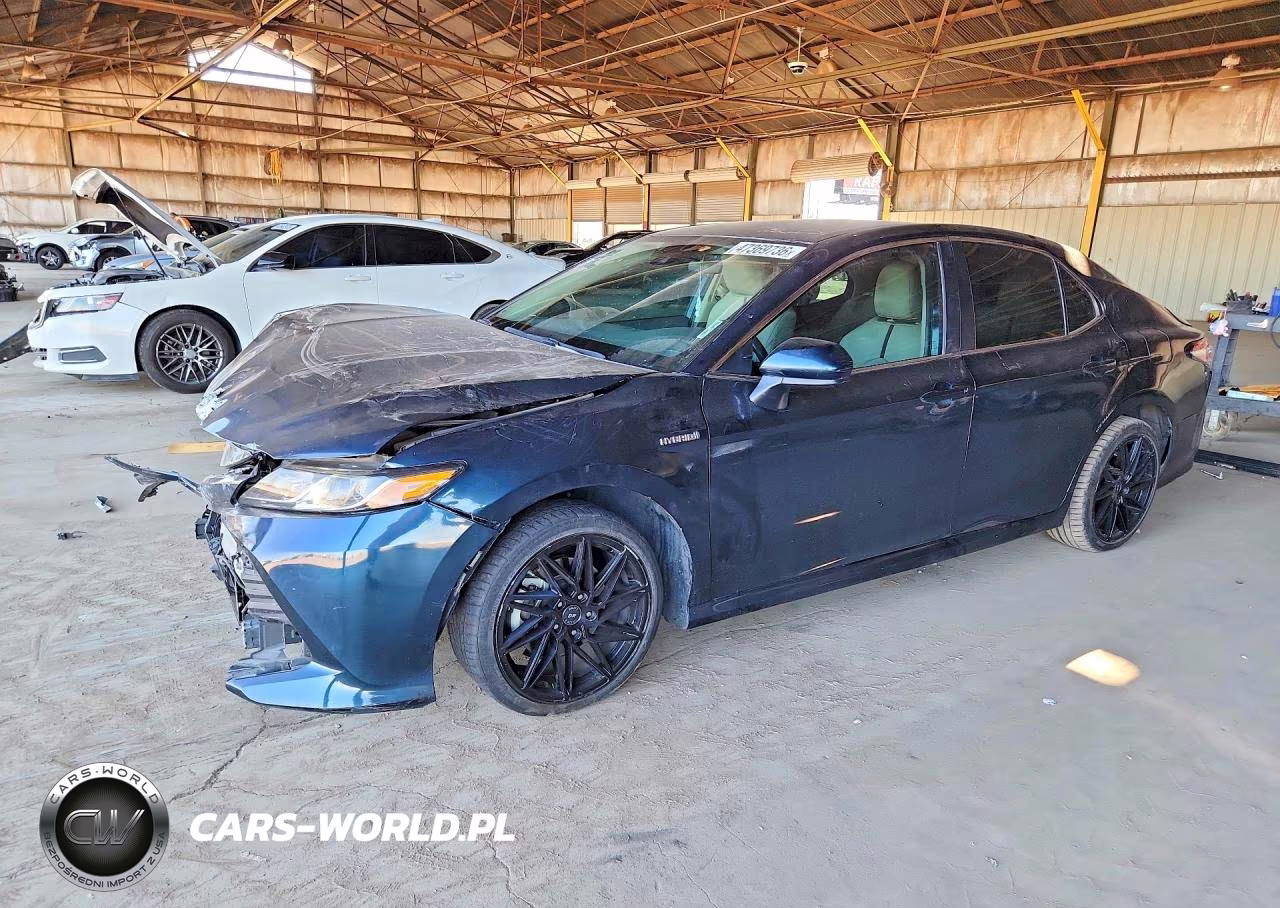 2020 Toyota Camry Hybrid Le