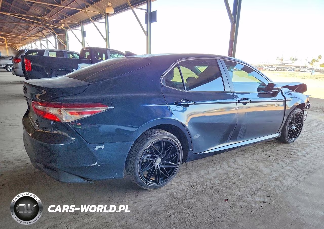 2020 Toyota Camry Hybrid Le VIN:4T1C31AK6LU019882 - 3