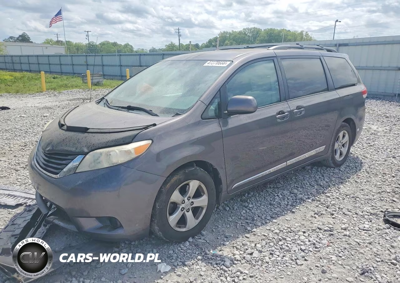2012 Toyota Sienna Le 8-Passenger