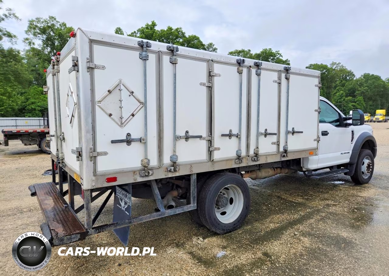 2018 Ford F550 Super Duty VIN:1FDUF5GT9JDA00453 - 3