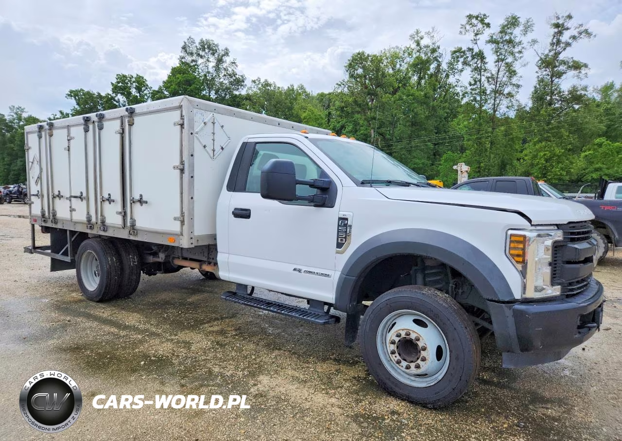 2018 Ford F550 Super Duty VIN:1FDUF5GT9JDA00453 - 4