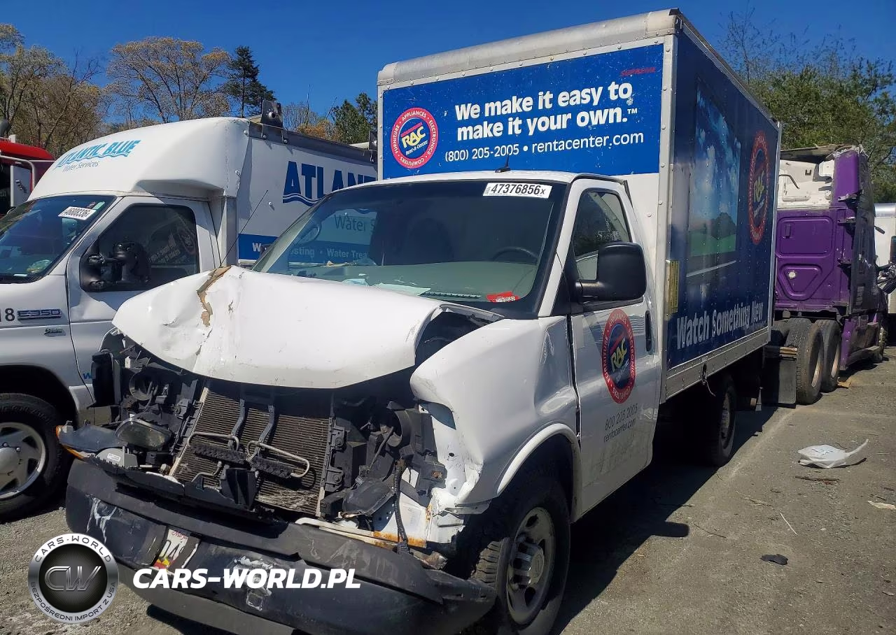 2015 Chevrolet Express Box Truck