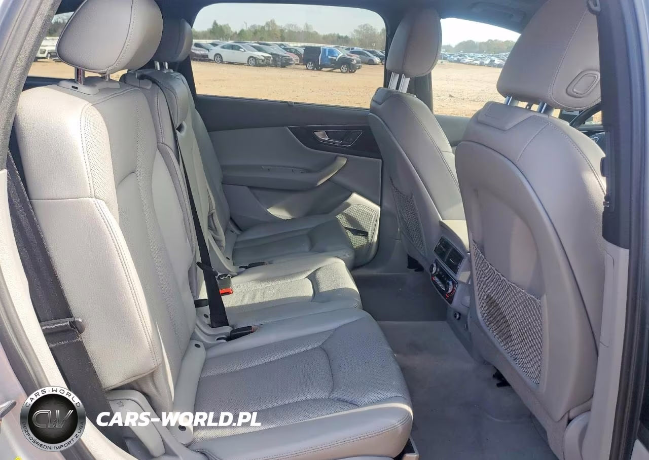 2018 Audi Q7 Prestige VIN:WA1VAAF77JD043221 - 11