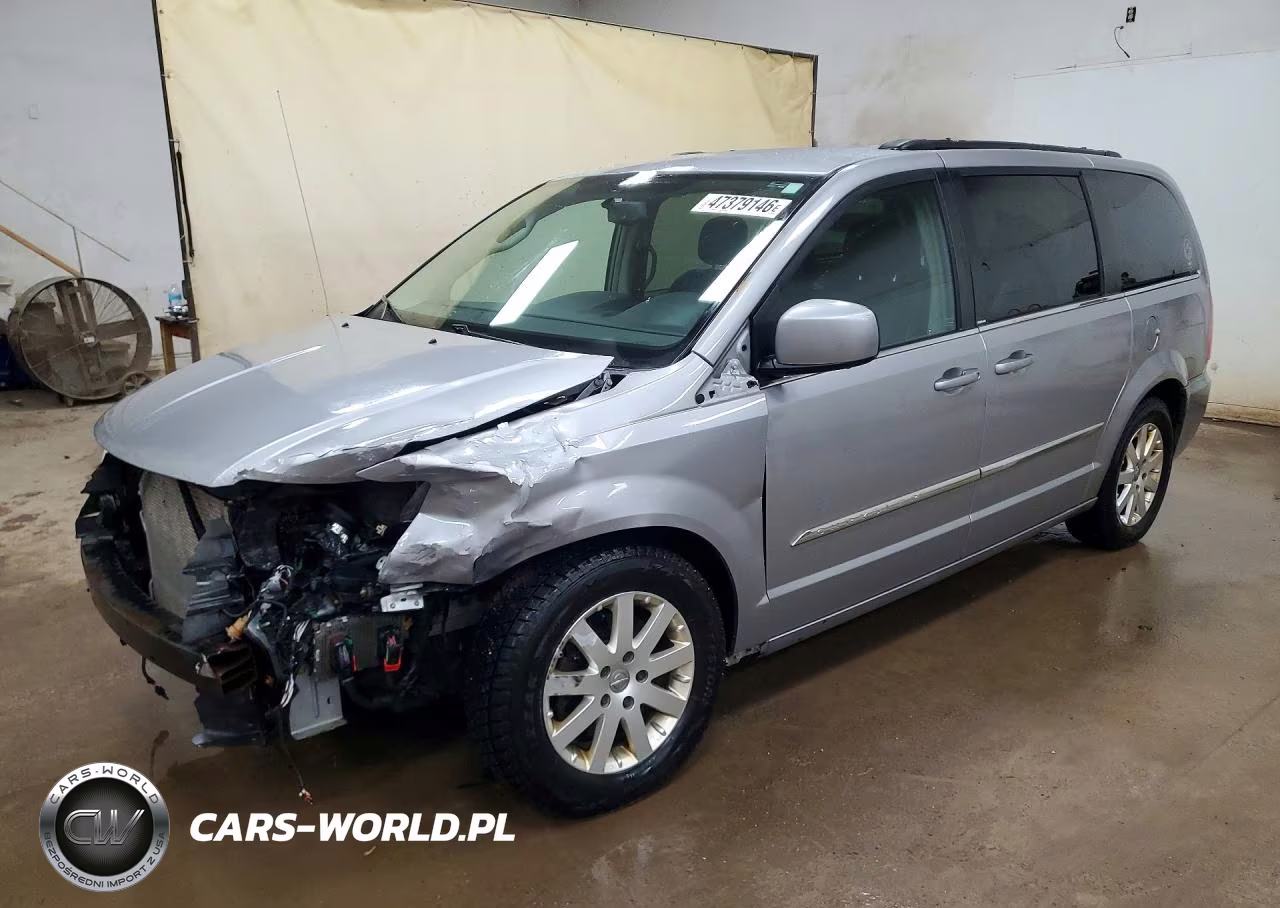 2014 Chrysler Town & Country Touring – zdjęcie 1 z 14