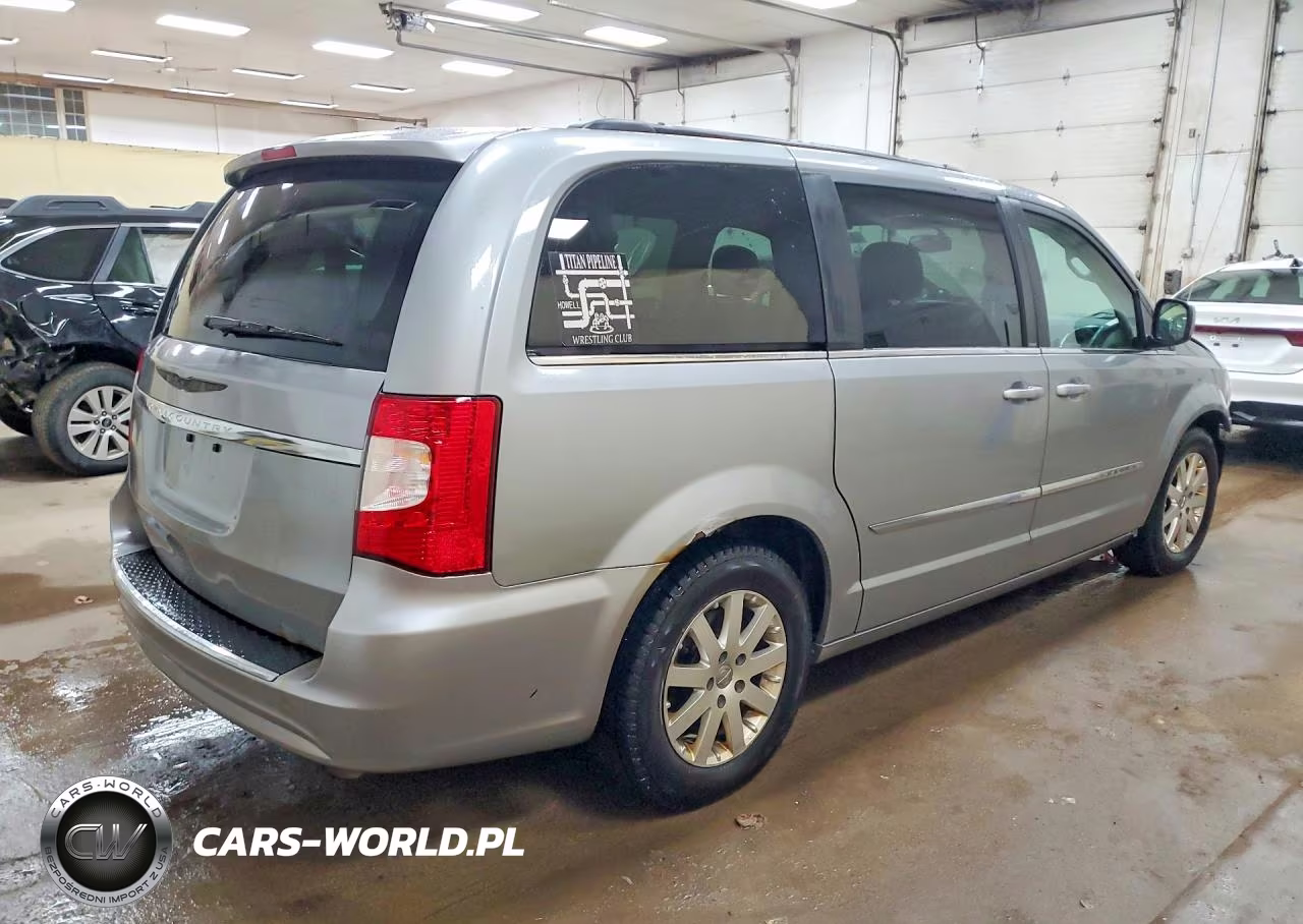 2014 Chrysler Town & Country Touring VIN:2C4RC1BG6ER304557 - 3