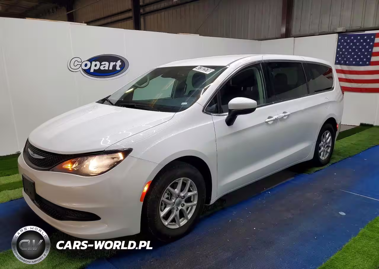 2023 Chrysler Voyager Lx