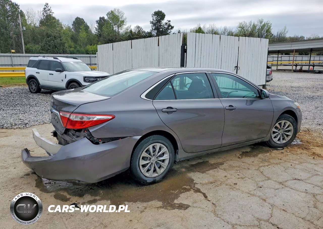 2016 Toyota Camry Le VIN:4T4BF1FK3GR524883 - 3